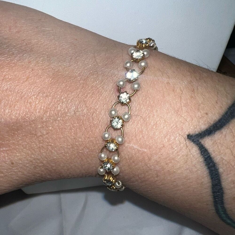 Vintage‎ Gold Circular Chain with Faux Pearl and Rhinestone Bracelet
